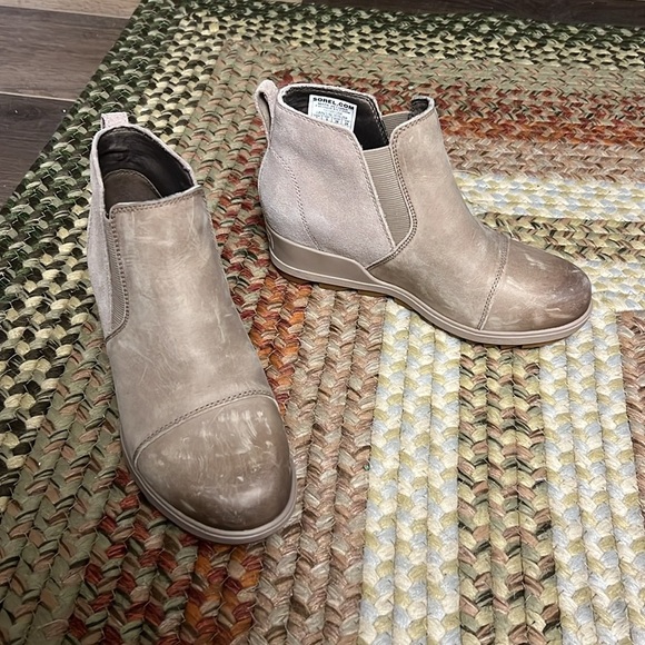 Sorel Taupe Evie Chelsea Wedge Ankle Bootie size 7 - Picture 4 of 14